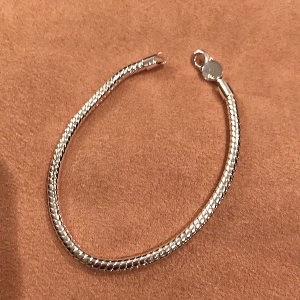 Beautiful 925 Sterling Silver Snake Bracelet!